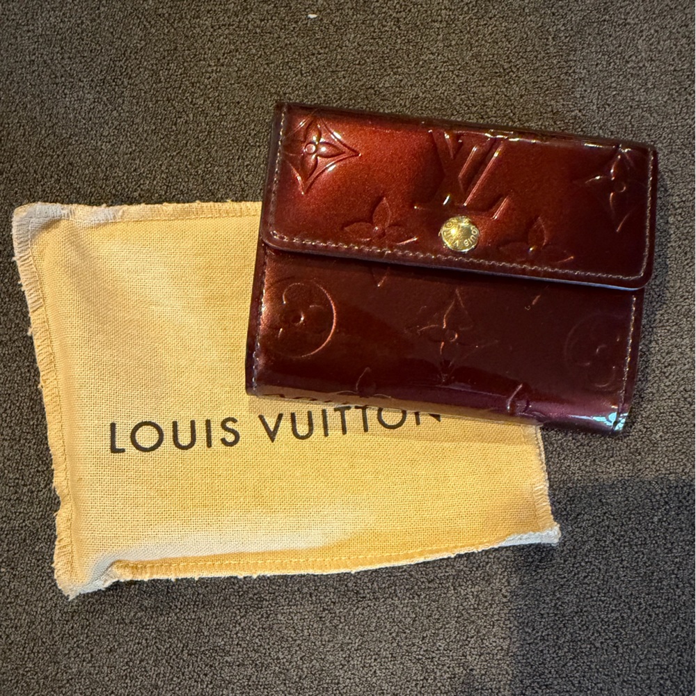 Louis Vuitton Amarante Vernis Card Holder w/coa